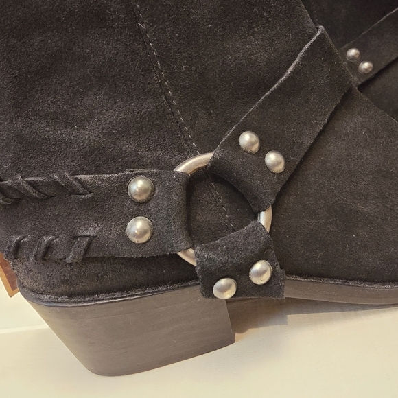 {6} NWT Vintage 7 Alameda Black Suede Western Buckle Ankle Booties - Picture 5 of 15